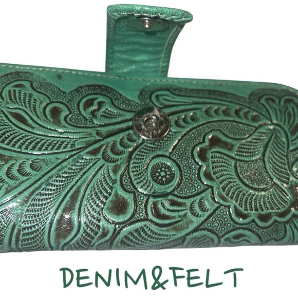 Western Womens Teal Green Embossed Tooled Real Genuine Leather Long Zip Wallet - Picture 3 of 9